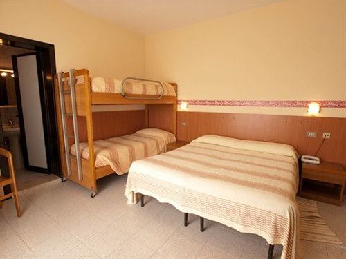 סירמיונה Hotel Ganfo מראה חיצוני תמונה
